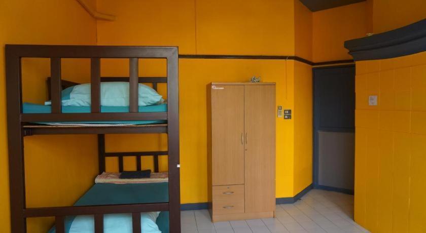 Oyo 730 Meedee Hostel Bangkok Exteriör bild