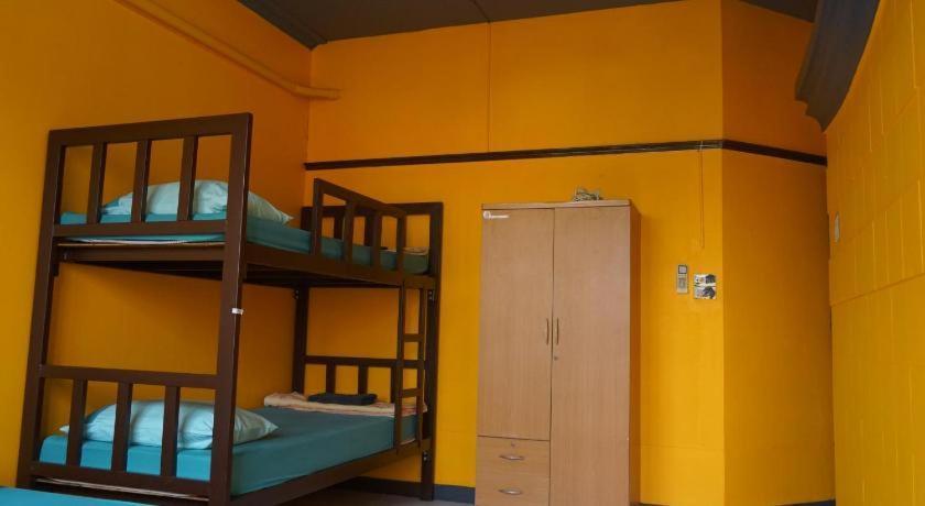 Oyo 730 Meedee Hostel Bangkok Exteriör bild